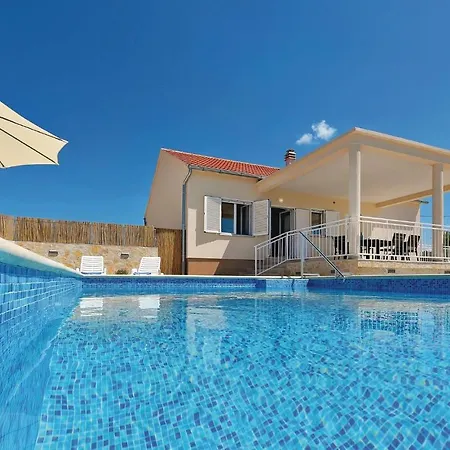 Holiday home Stunning In Krkovic With Wifi Ladevci