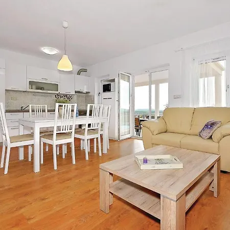 Holiday home Stunning In Krkovic With Wifi *